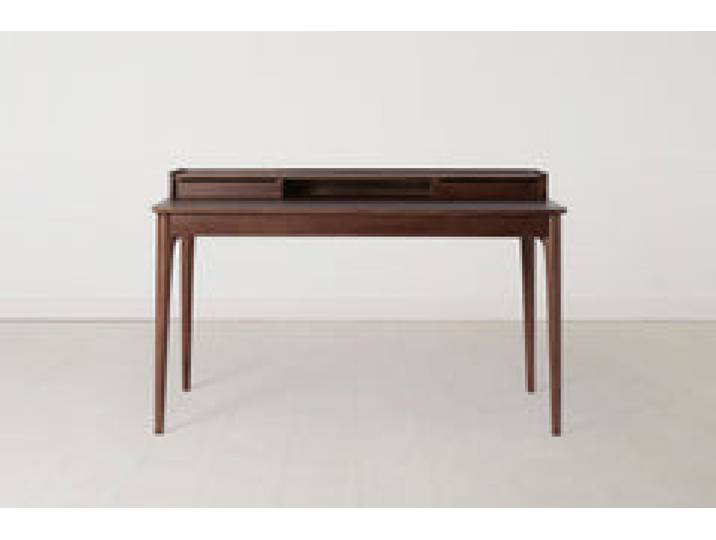 Schreibtisch 01, Nussbaum