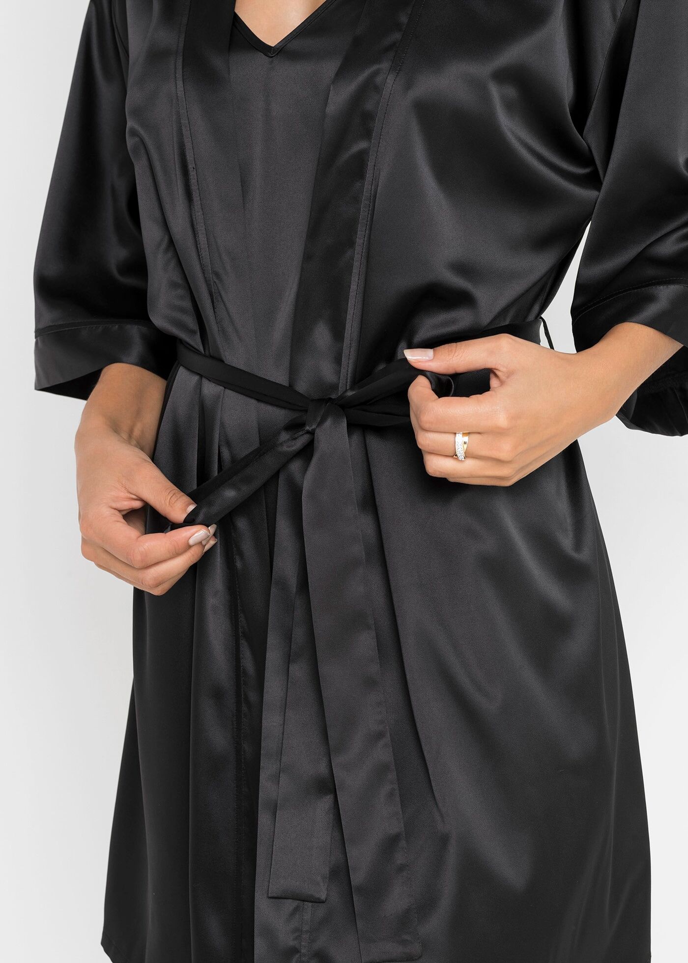 Kimono BONPRIX, Damen, Gr. 40/42 (M), N-Gr, schwarz, Satin, unifarben, Kurzform, Hausmäntel Kimono, im Kimono-Stil mit Negligé schwarz 40/42 (M), N-Gr