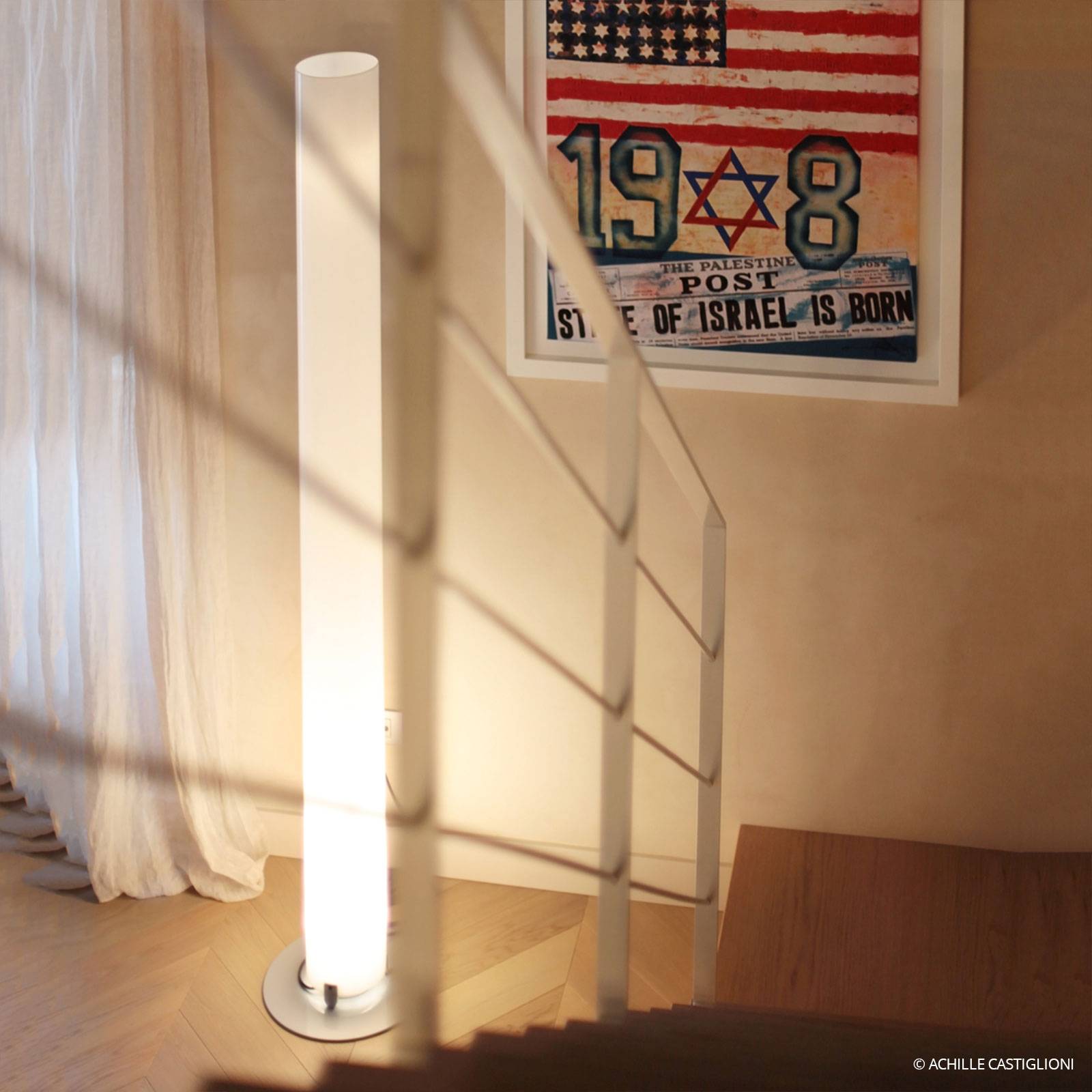 FLOS Lámpara de pie diseño Stylos, Blanco / Ópalo, Salón / Comedor, Plástico, Diseño, Lámpara de pie