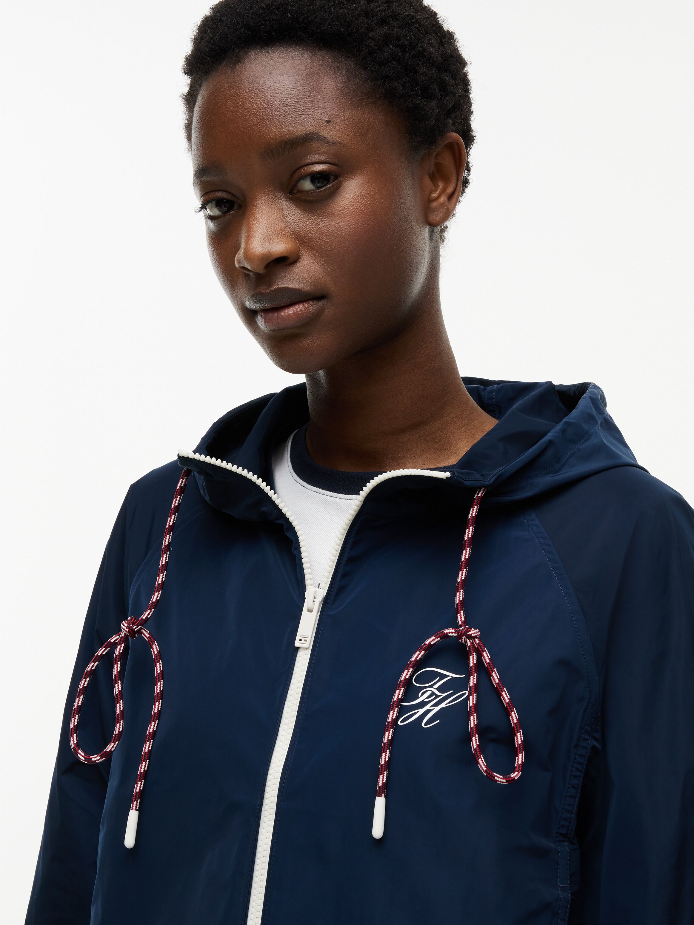 Windbreaker TOMMY HILFIGER "NYLON WINDBREAKER CO-ORD", Damen, Gr. XS (34), blau (schwarz night navy), Web, Obermaterial: 100% Polyester, unifarben, regular fit hüftlang, Rundhals, eingesetzt elastischer Bund, Jacken Windbreaker, aus pflegeleichter Kunstfa