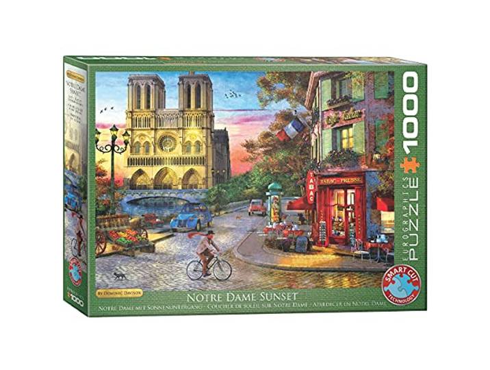 Notre Dame mit Sonnenuntergang