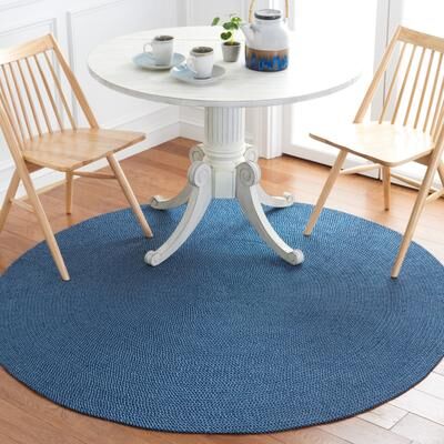 SAFAVIEH Handmade Braided Pille Round Rug