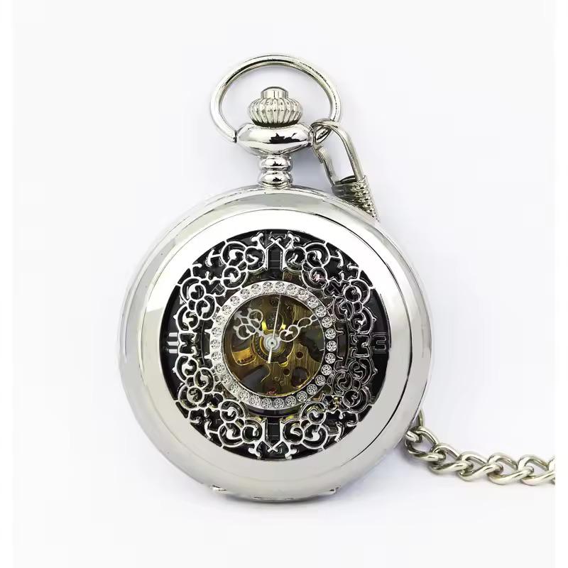 Taschenuhr mit Skelett-Halbjäger-Motiv, Messing, Antik-Silberlegierung