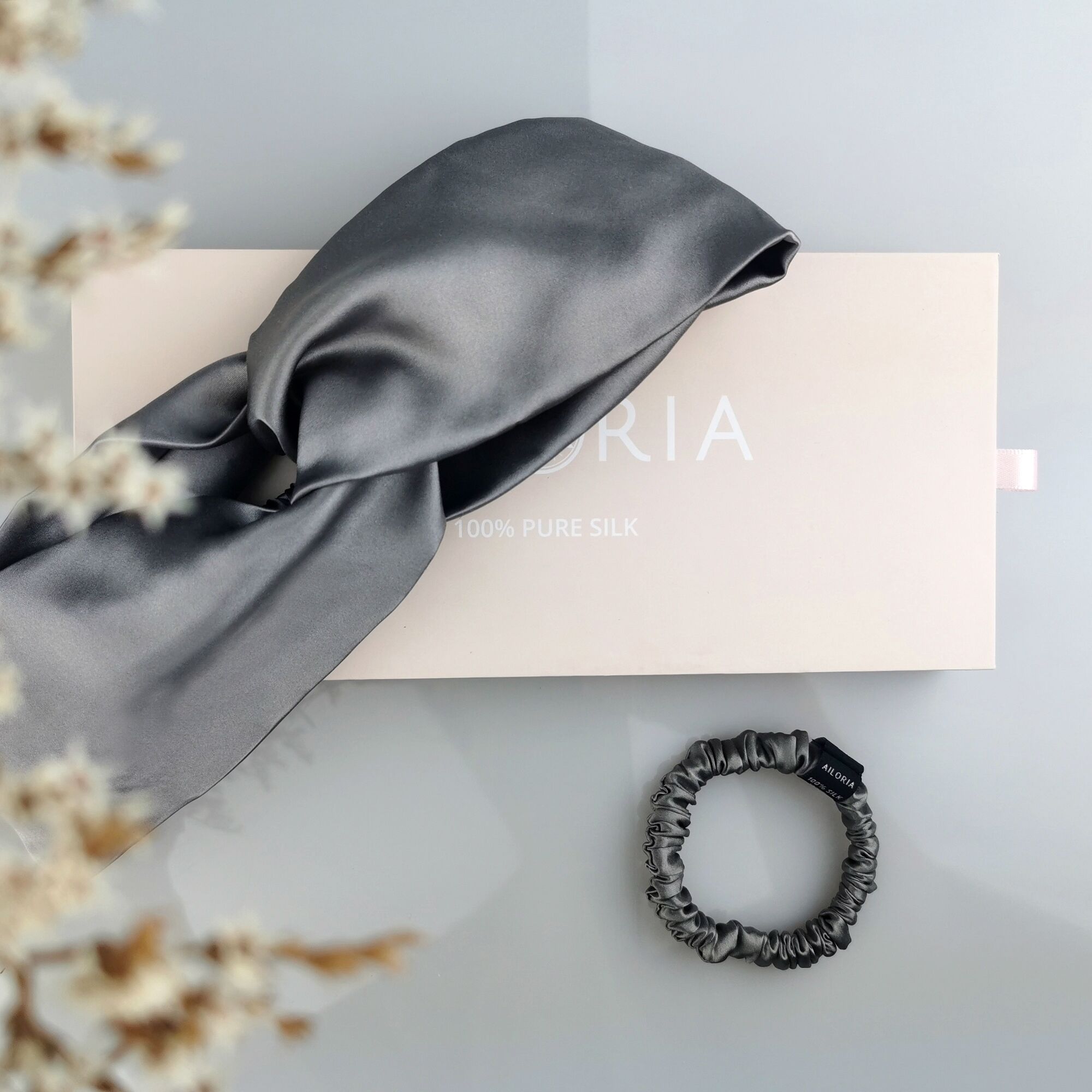 Diadem AILORIA "Set Headband und Scrunchie S aus Seide SOYEUX & DOUX", Damen, grau, Modetücher Diadem