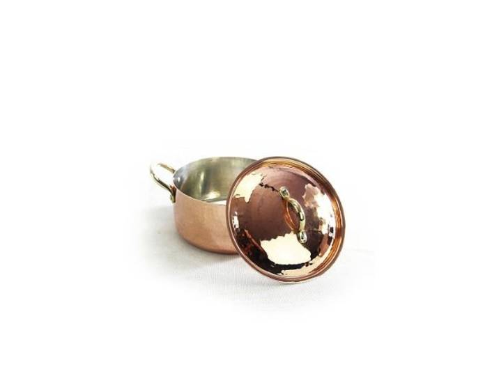 CopperGarden Kupfertopf mit Deckel + Griffen aus Messing I Gehämmerter Kupferkochtopf aus verzinntem Kupfer: Ideale Wärmeleitung & -verteilung I Robuster Kupfer Topf 100% lebensmittelecht (1,5 L)
