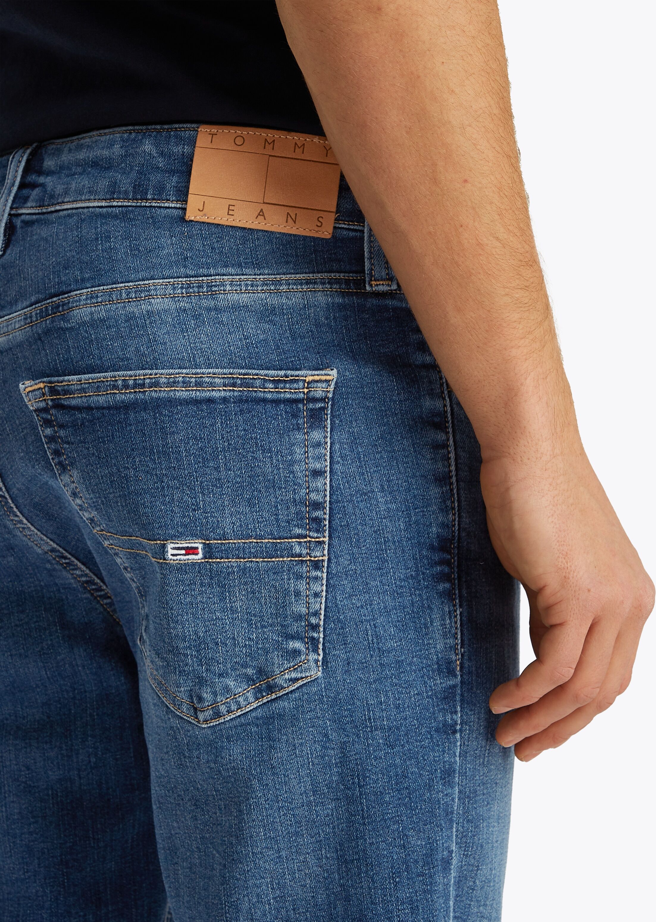 Tommy Jeans "Austin Slim Tapered" zum Knöchel hin schmaler werdende Jeans mit mittlerer Leibhöhe