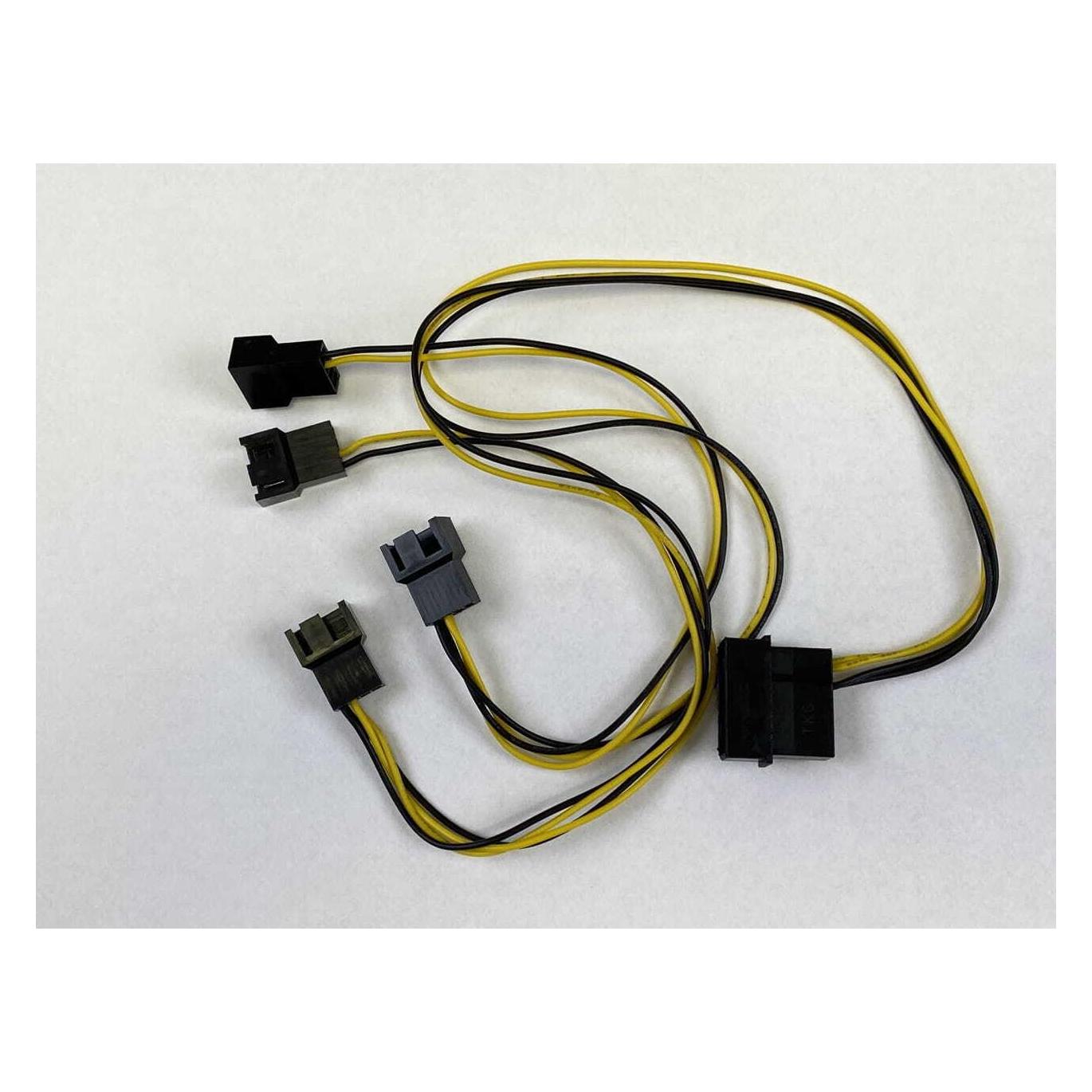 Phobya Adapter 4Pin Molex (12V) auf 4x 4Pin PWM (4 pin Molex, 4 pin PWM) (1019157)