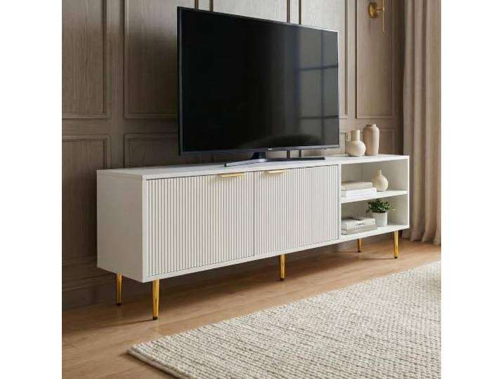 möbelando freiraum TV-Lowboard Weiß 150 cm, TV-Unterschrank für Fernseher bis 70 Zoll, 2 Türen, 2 offene Fächer, Kabeldurchlass, Lamellenoptik, Schwarz-Gold Metallbeine