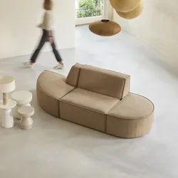 Modulares 2-Sitzer-Sofa Dario aus camelfarbenem Stoff