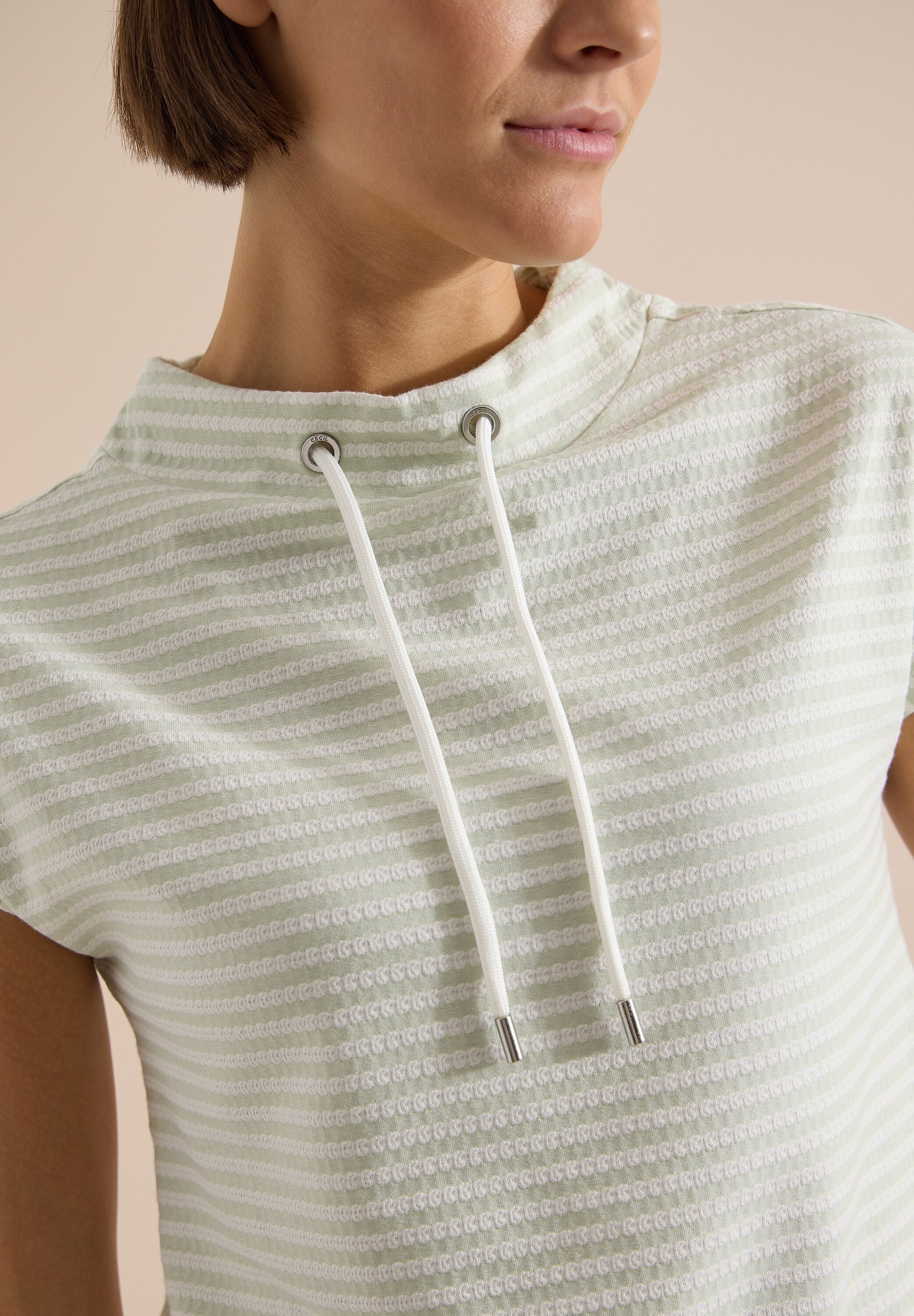 Kurzarmshirt CECIL, Damen, Gr. XXL (46), weiss (raw matcha lime), Jersey, Obermaterial: 95% Baumwolle, 5% Elasthan, gestreift, normal hüftbedeckend, Rundhals, abgesteppte Kante, Shirts Kurzarmshirt, Sommershirt mit Funnel Neck und Streifen raw matcha lime
