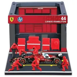 Bburago 1:43 F1 FERRARI SF-25 2025 PIT-PASS-DIORAMA HAMILTON