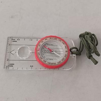 High Accuracy Shockproof Compass With Magnifier For Hiking & Survival High Accuracy Shockproof Compass With Magnifier For Hiking & Survival