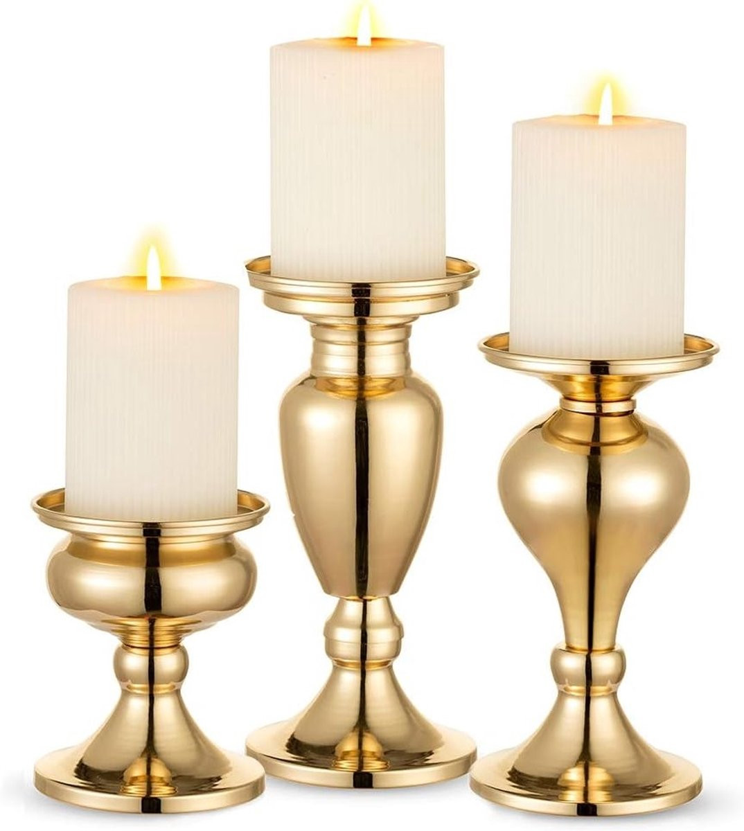 Set van 3 vintage gouden metalen pijler kandelaars voor een nostalgische tafeldecoratie