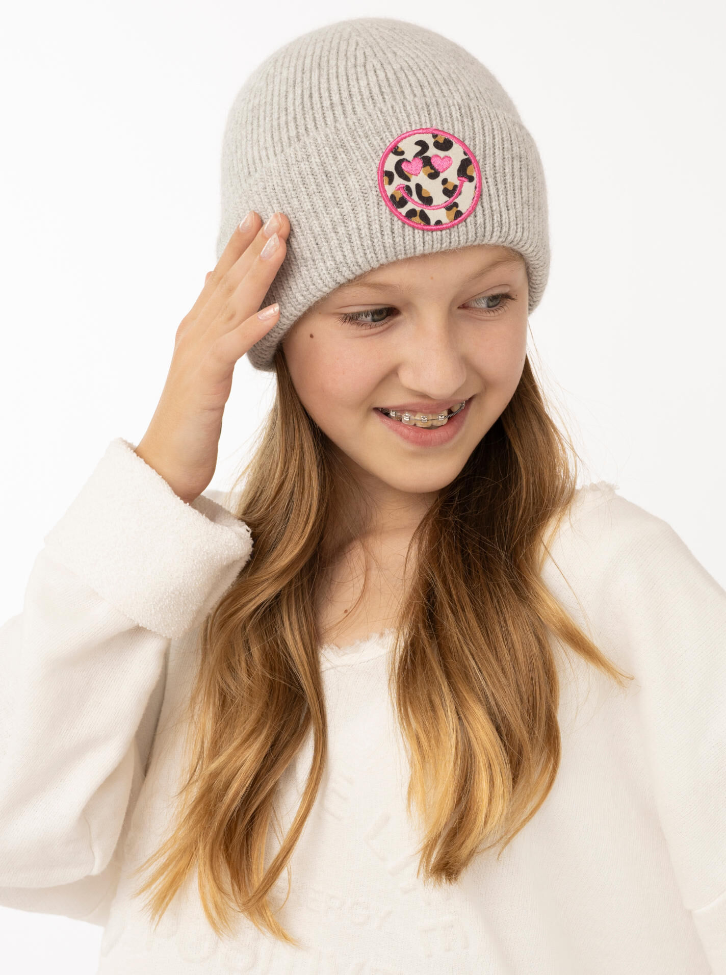 Beanie ZWILLINGSHERZ "Smile"-KIDS", Mädchen, beige (hellgrau), Obermaterial: 55% Polyacryl, 30% Viskose, 15% Wolle, Mützen Beanie, Leo-Patch, breiter Umschlag, gerippt, mit Wollanteil