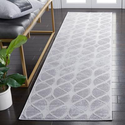 SAFAVIEH Amelia Polly Geometric Distressed Rug