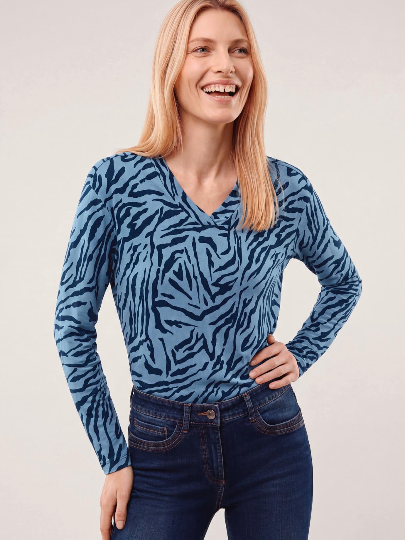 Walbusch Shirt aus Viskose mit Animalprint, normale Größen, Farbe Blau, 36, trendiger Animalprint bequemer Viskosemix Damen