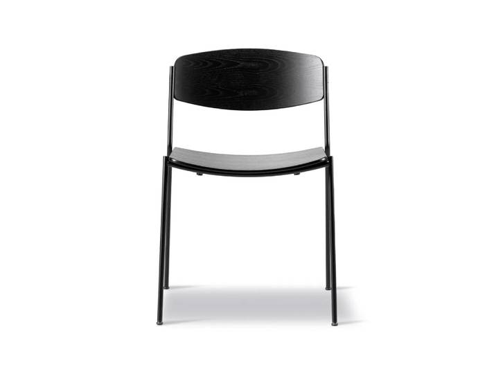 Fredericia Furniture Chaise Lynderup 3080 Frêne noir-pieds acier noir