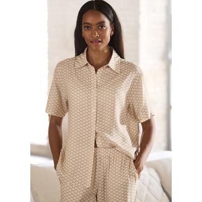 Pyjamaoberteil LASCANA, Damen, Gr. 36, beige (beige, weiß gemustert), Web, Obermaterial: 100% Viskose, gemustert, bequem hüftbedeckend, Shirts, mit edlem Allover-Druck