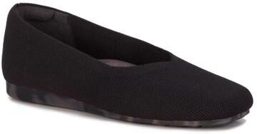 Women's Niki Stretch Knit Flat by Ros Hommerson in Black Knit (Size 11 N)