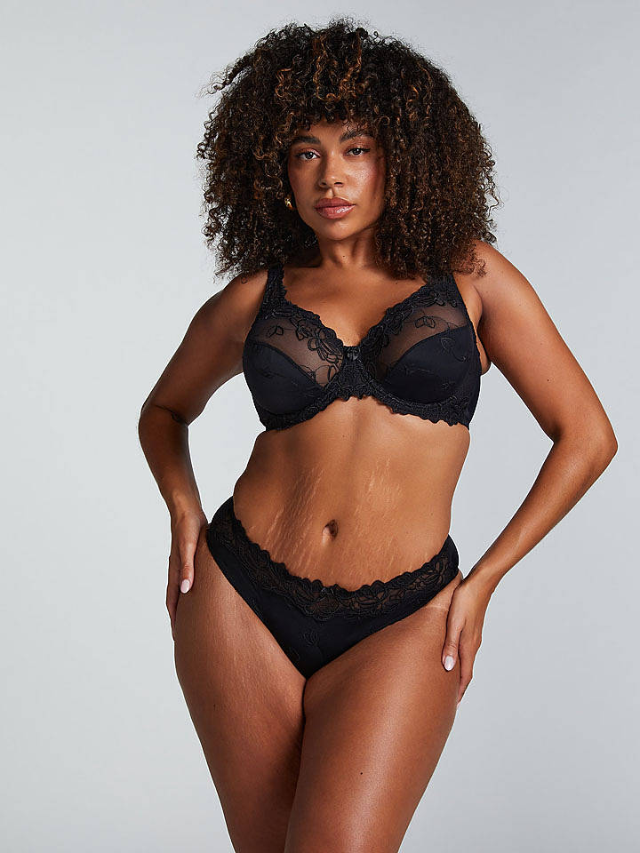 Hunkemöller String in Schwarz - S