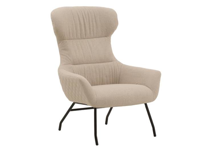 Fauteuil en tissu beige et pieds en métal noir
