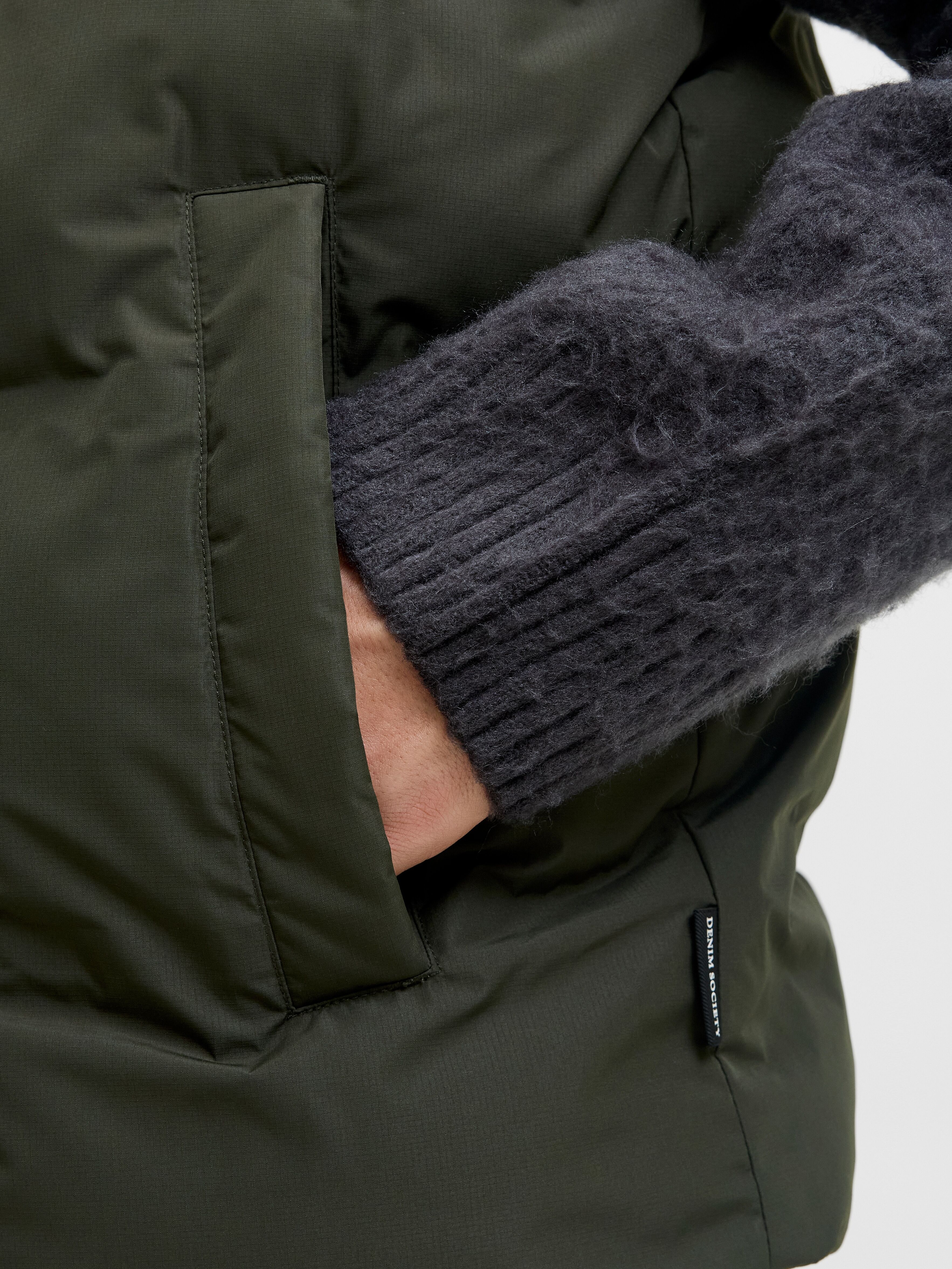 Steppweste JACK & JONES "JJESOHO BODYWARMER COLLAR SN", Herren, Gr. L, grün (rosin), Web, Obermaterial: 100% Polyester, unifarben, regular fit hüftlang, Westen Steppweste rosin L