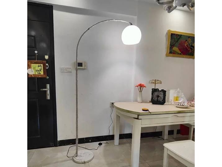 Lampadaire Led créatif nordique salon chambre lampadaire en acier inoxydable personnalité Simple lampadaire incurvé