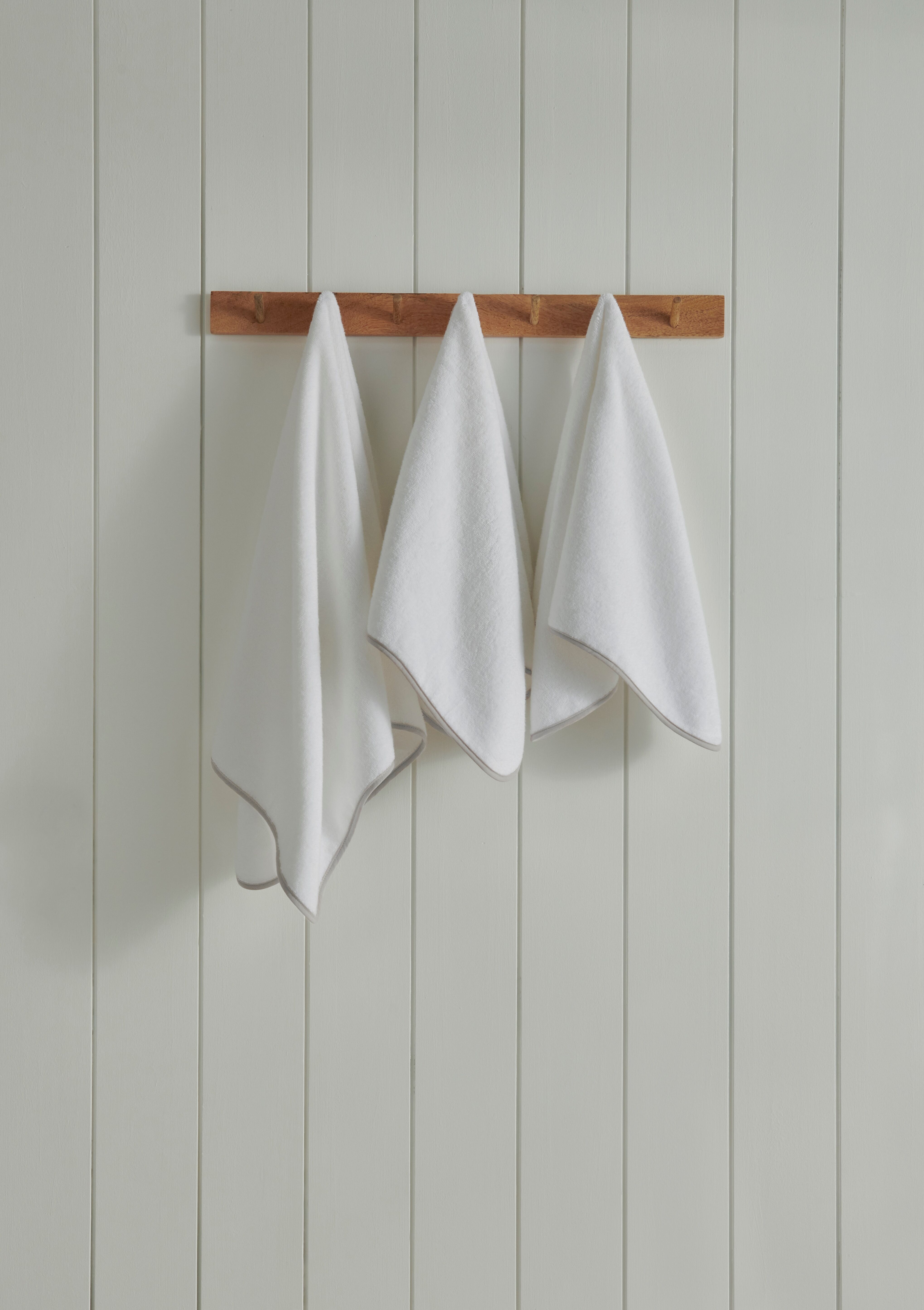 Handtuch Set CHRISTY "Christy", grau (weiß, grau), 3 Stk., Walkfrottier, Walkfrottier, Obermaterial: 100% Baumwolle, Handtuch-Sets, Handtuch Set, bestehend aus 2 Handtüchern (40x76 cm) und einem Handtuch (50x100 cm) weiß, grau 3 Stk., Walkfrottier