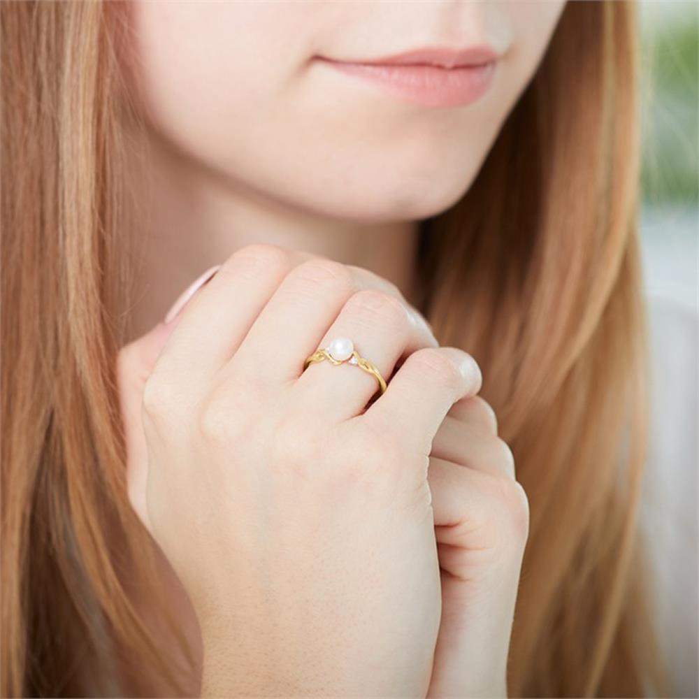 Unique 585er Goldring mit Süßwasserperle und Diamanten gold