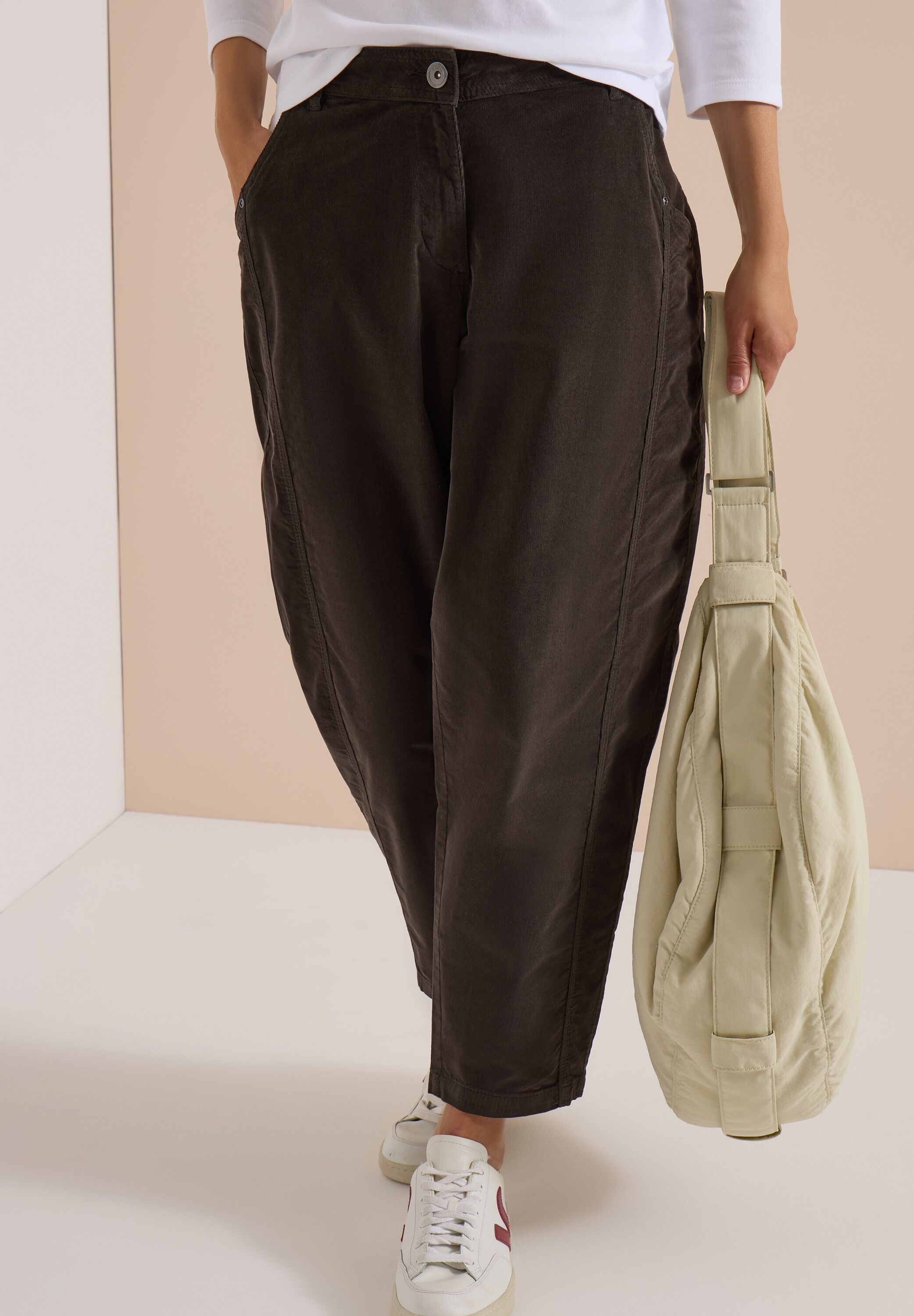 Cordhose CECIL, Damen, Gr. 32, Länge 28, pine needle grün, Cord, Obermaterial: 98% Baumwolle, 2% Elasthan. Futter: 100% Baumwolle, lang, Hosen Cordhose, Baumwollmix, Barrel Leg pine needle grün 32, Länge 28