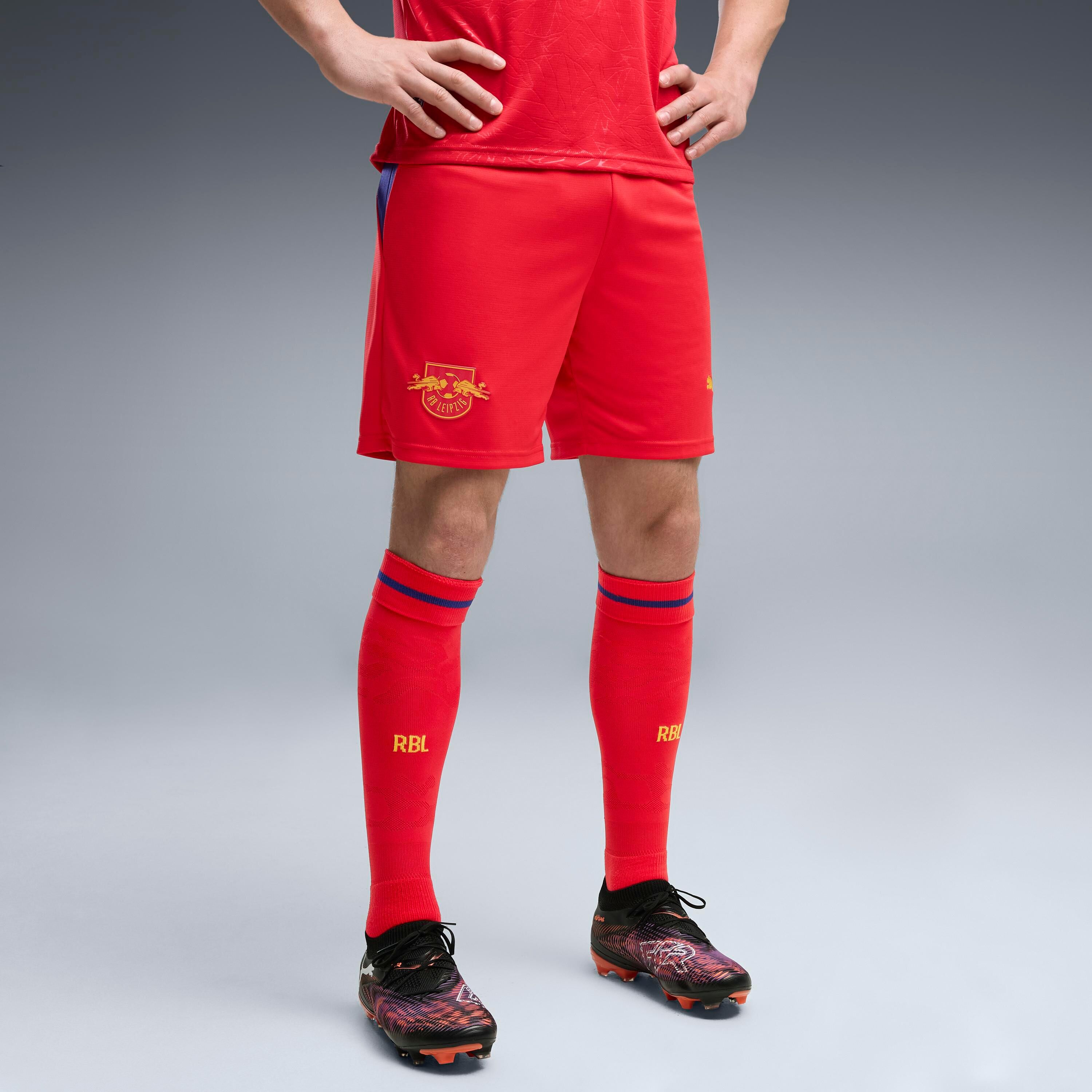 Trainingsshorts PUMA "RBL SHORTS REPLICA", Damen, Gr. M, N-Gr, rot (for all time rot, elektro blau), Web, Obermaterial: 100% Polyester, regular fit kniefrei, Hosen Trainingsshorts, mit DryCELL Technologie, atmungsaktiv, reguläre Passform for all time rot,