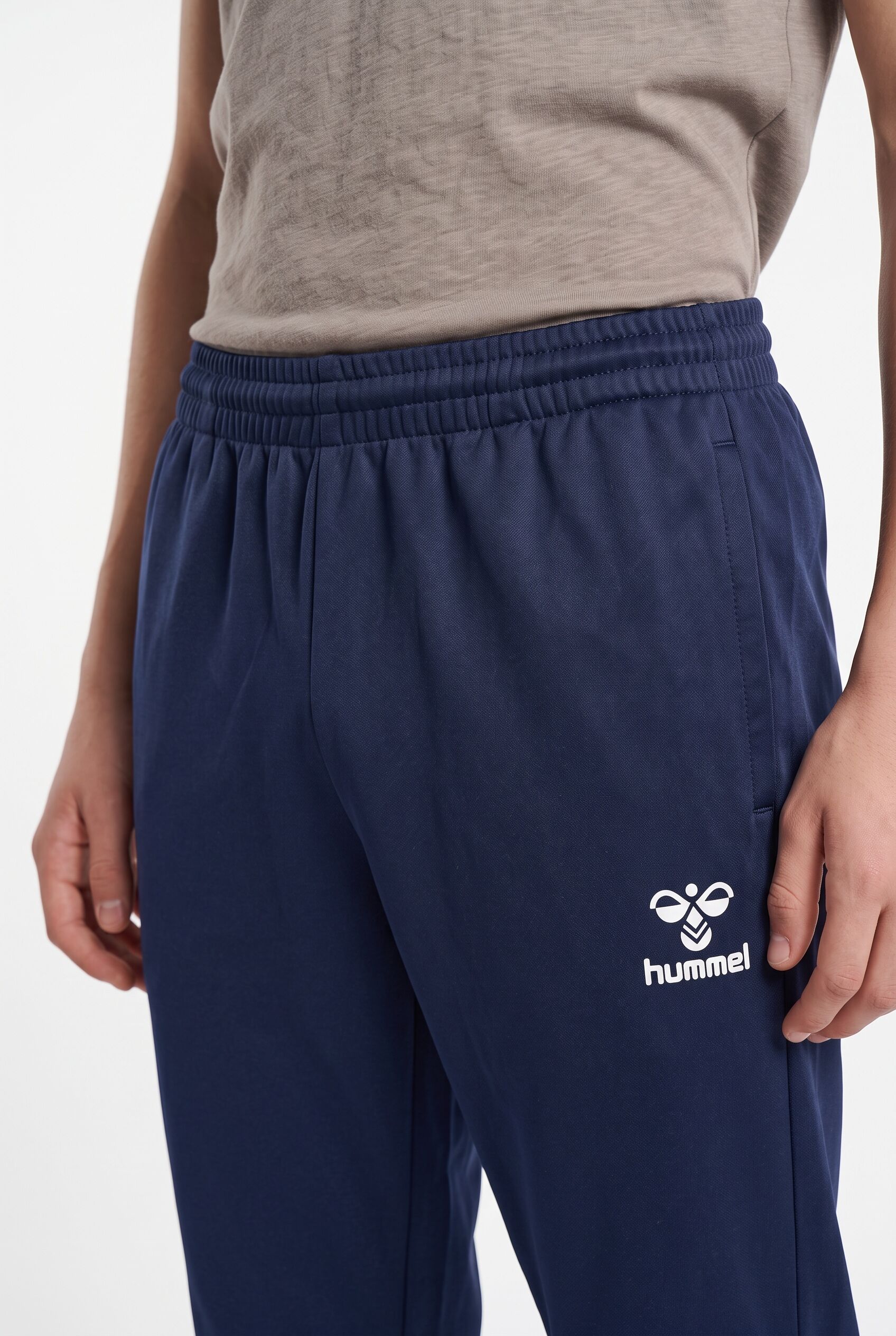 Trainingshose HUMMEL "HMLESSENTIAL TRAINING PANTS KIDS", Damen, Gr. 164, N-Gr, blau (marine), Obermaterial: 100% Polyester, Hosen Trainingshose, mit BEECOOL Technologie, aus Interlock-Material marine 164, N-Gr