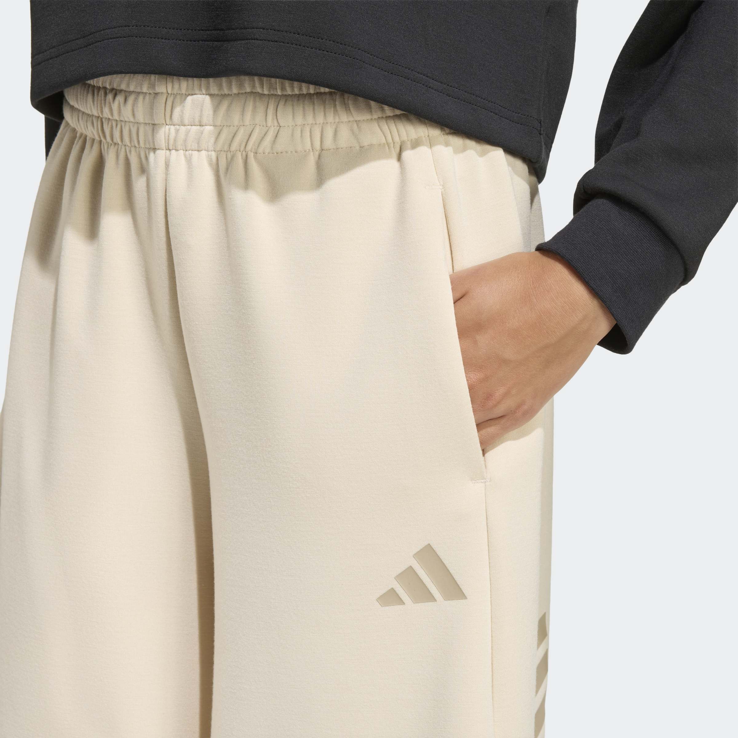 Shorts ADIDAS SPORTSWEAR "JG FI 3S LNG SH" Gr. 128, beige (crli, trakha,), Hosen, Mädchen, 128, N-Gr, Obermaterial: 67% Polyester, 33% Baumwolle, Shorts crli, trakha, 128, N-Gr