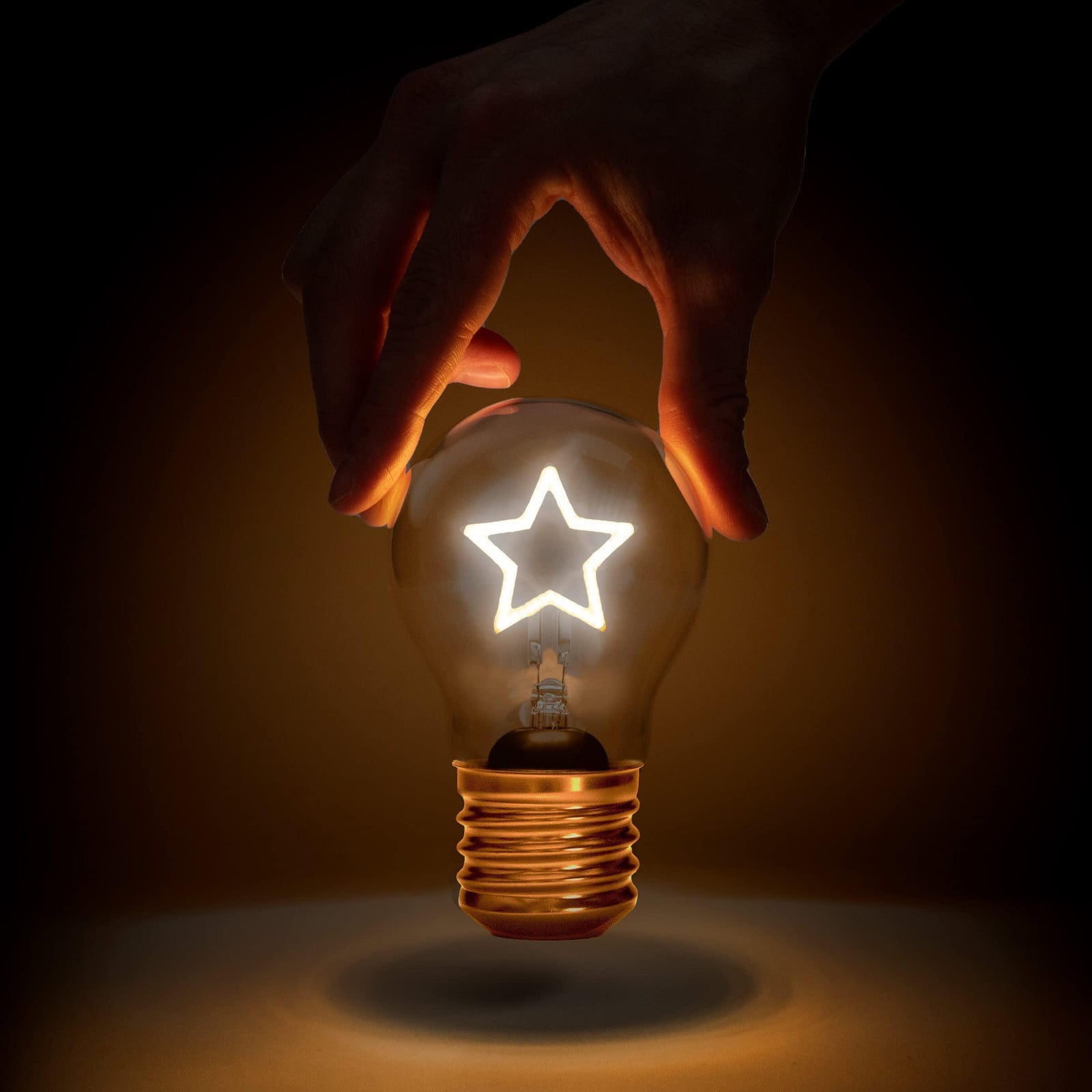 SUCK UK Oplaadbare LED nachtlamp in sterrenvorm voor de slaapkamer of kinderkamer