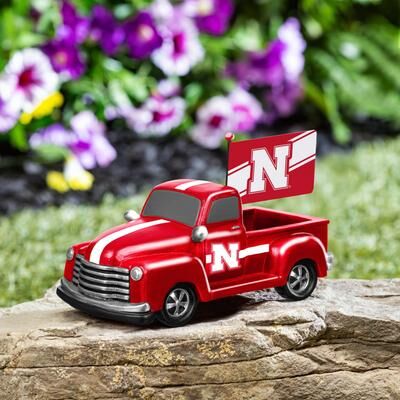 Evergreen NCAA Rally Truck Garden Statue with Team Flag