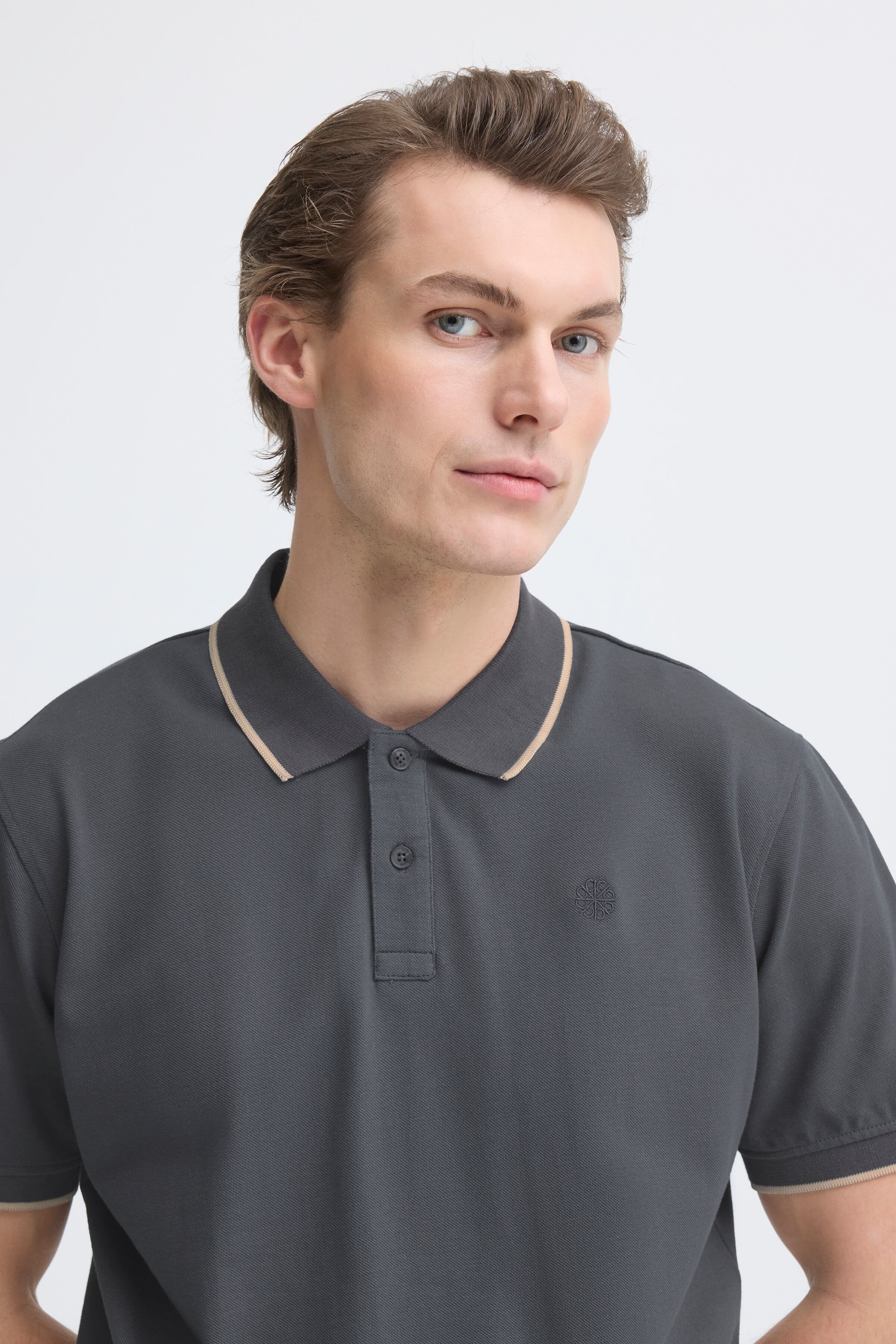 Poloshirt BLEND "BHEDIN POLO S/S", Herren, Gr. S, grau (iron gate), Jersey, Obermaterial: 100% Baumwolle, unifarben, regular fit normal, ohne Ausschnitt, Shirts Poloshirt, mit Polokragen, aus Baumwolle und Jersey, Regular Fit, Kurzarm iron gate S