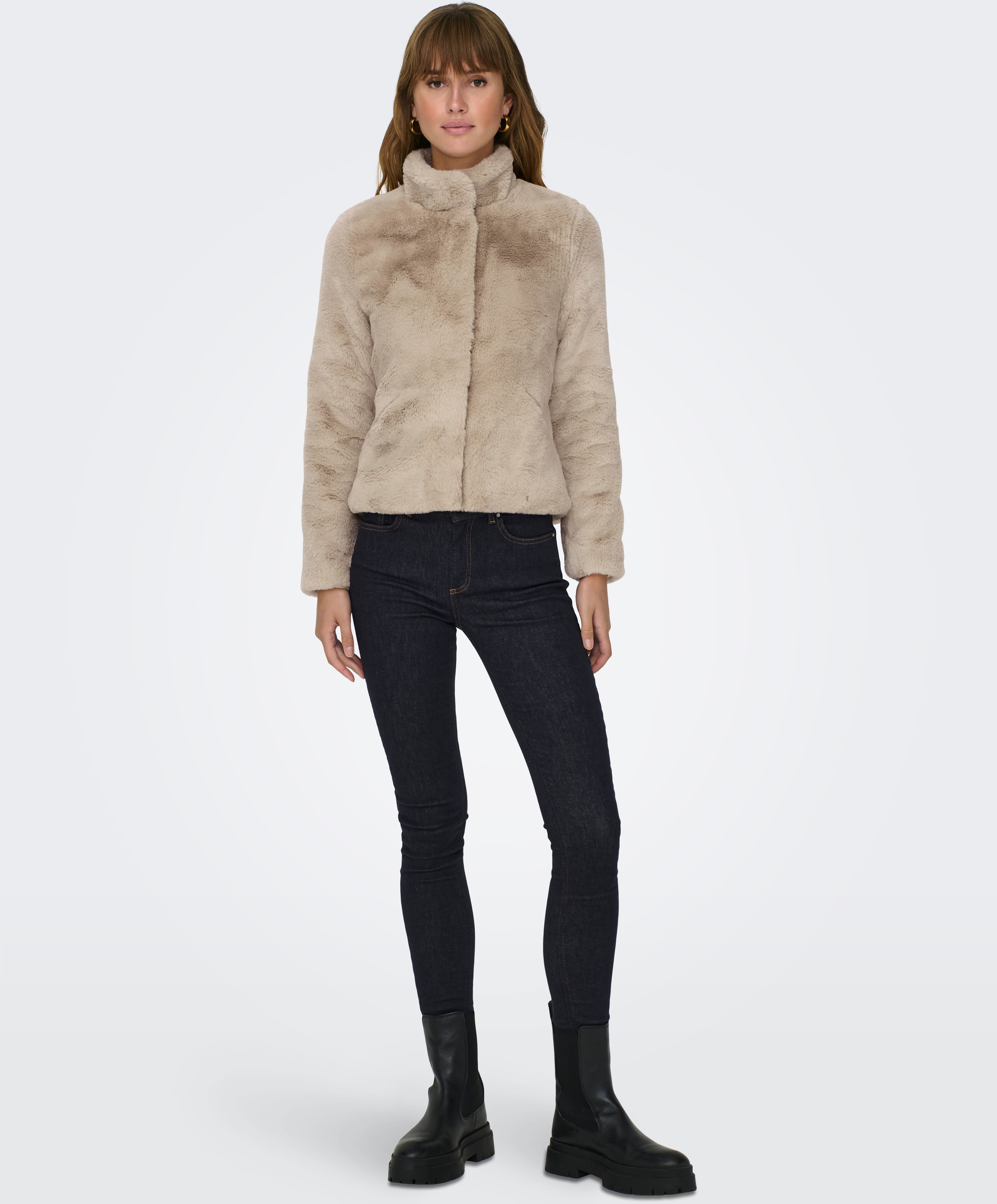Fellimitatjacke ONLY "ONLNEWVIDA LIFE FAUX FUR JACKET OTW CC", Damen, Gr. L, beige (humus), Plüsch, Obermaterial: 100% Polyester, unifarben, Jacken Fellimitatjacke, Kunstfaser humus L