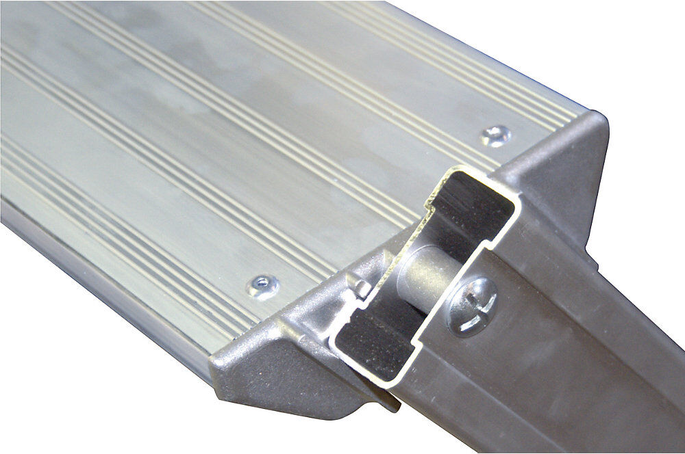 kaiserkraft Mobile Alu-Podesttreppe, klappbar, mit gerieften Aluminiumstufen, 4 Stufen inkl. Plattform