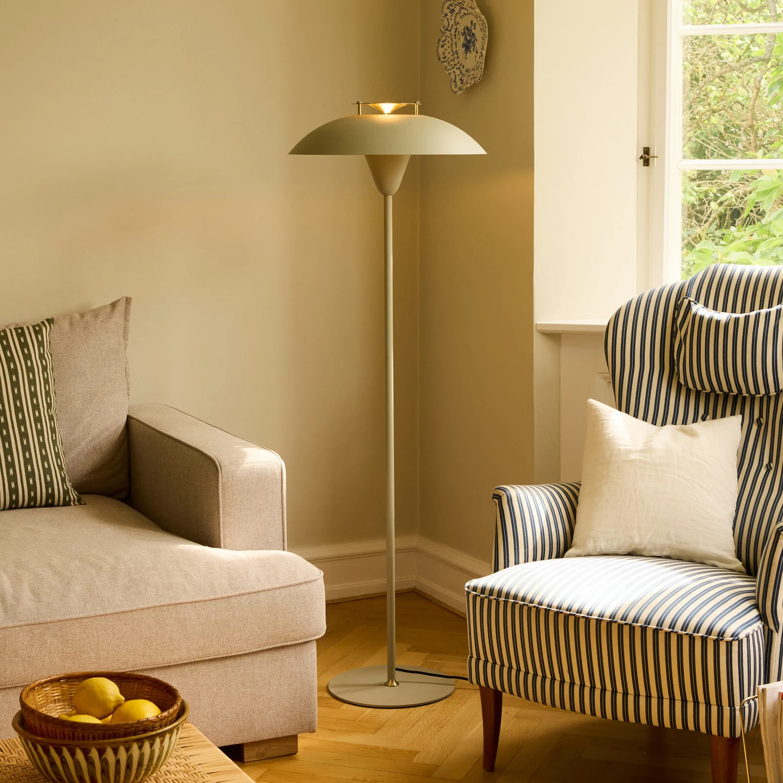 Halo Design STEPP vloerlamp, crème, Hoogte: 140 cm