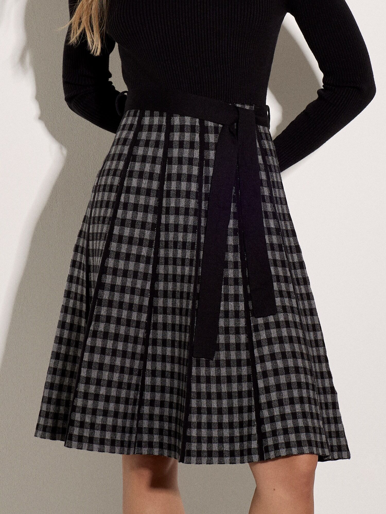 Midikleid APRICOT "Strickkleid", Damen, Gr. 10, N-Gr, Strick, schwarz, Strick, , Modisch, figurbetont, Kleider Midikleid, mit kariertem Rockteil