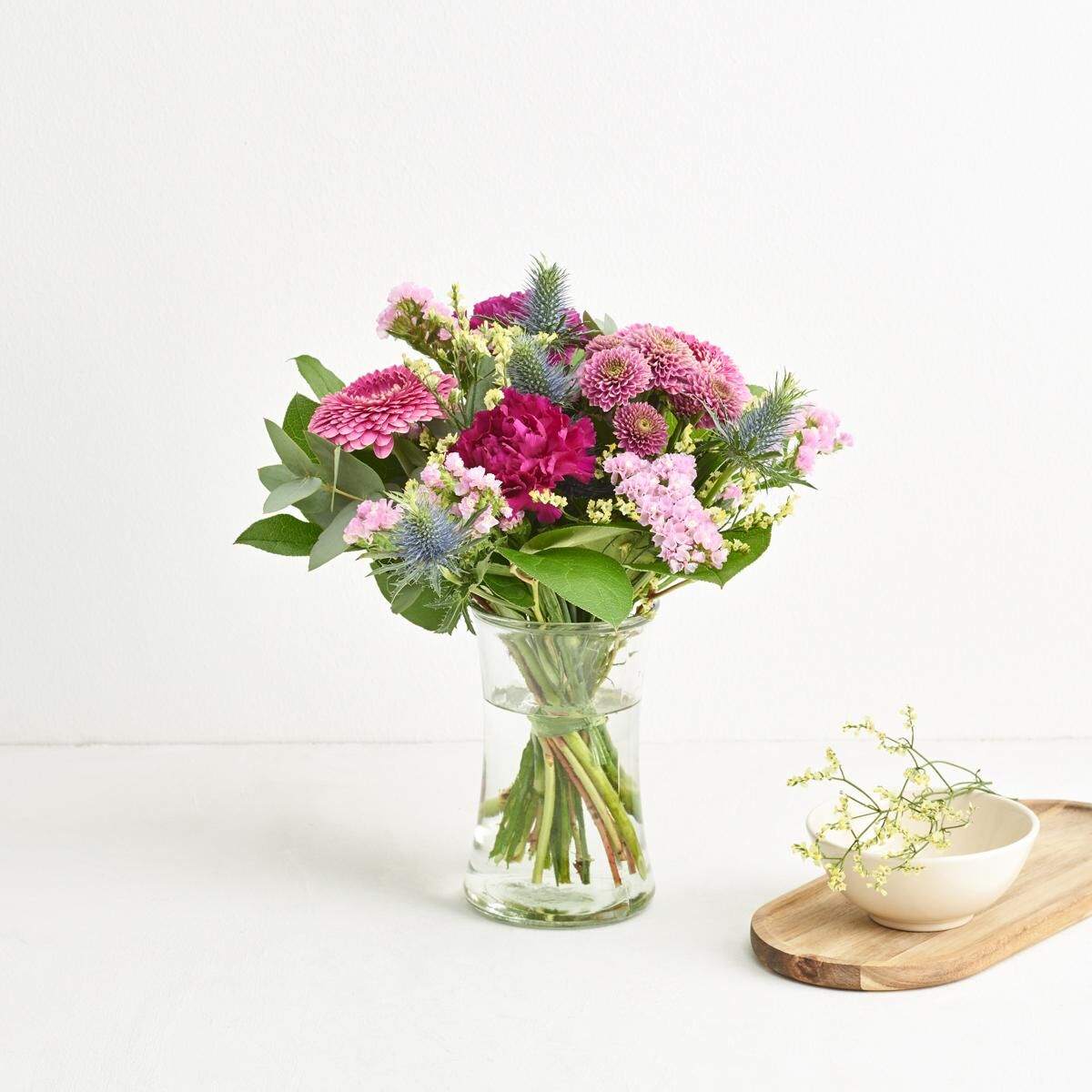 Den kære med vase  Send Blomster  Interflora