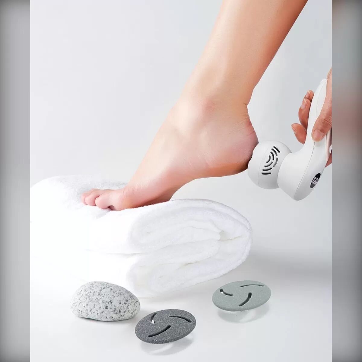 INF Digitaler Hornhautentferner mit Vakuumsaugung – Sanfte, sichere Exfoliation Roségold