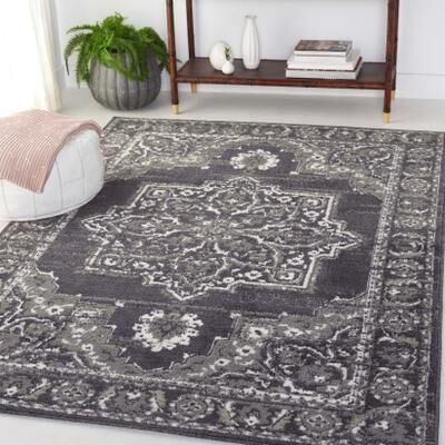 SAFAVIEH Pyramid Akhila Traditional Oriental Rug