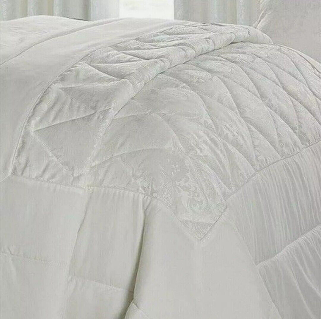 Mercer41 Sabelina Floral Bedspread with Pillow Shams Included White 255 x 275 cm