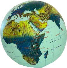 Globe gonflable de 30 cm - Monde physique (en anglais)   ITM