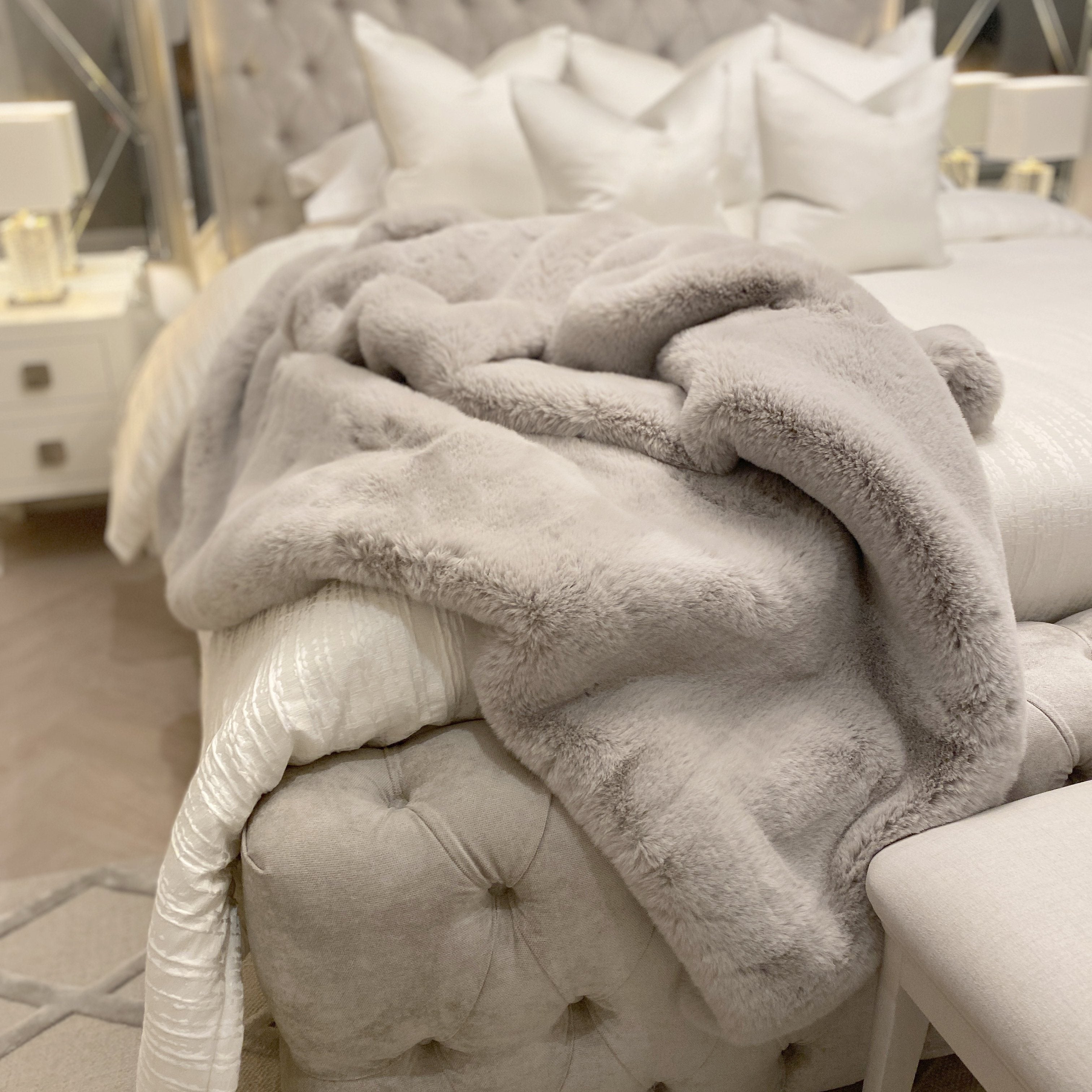 Lili Extra Thick Faux Fur Grey Throw