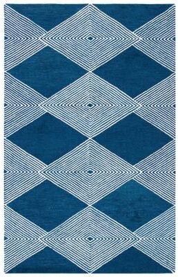 SAFAVIEH Handmade Micro-Loop Gunel Wool Rug