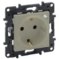 Legrand 864627 Niloe Step Steckdose mit USB-C Steckklemmen erhöhter Berührungsschutz Sand
