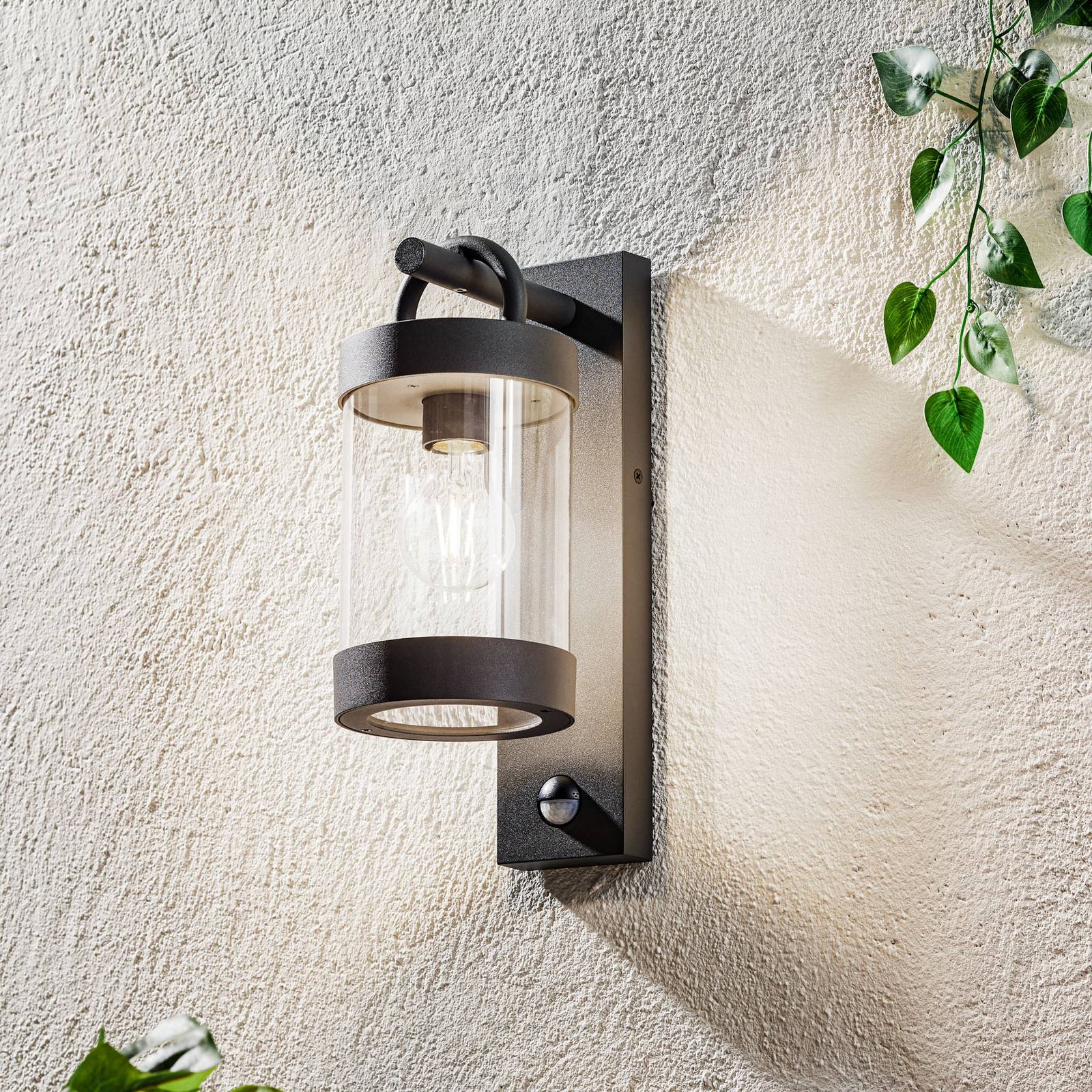 Trio Lighting Aussenwandleuchte mit Bewegungsmelder Sambesi, schwarz, Aluminium, Modern