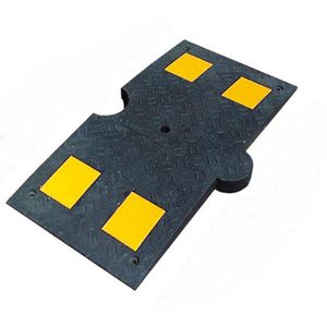 Schake Fahrbahnschwelle 3393-55, aus Gummi, Normelement, schwarz / gelb, 40 x 80 x 5cm